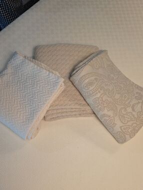 Linea Casa & Lamont Home Luxury Pillow Shams  2 King and One Standard